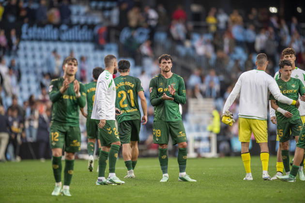 R.C. Celta vs. Real Betis, La Liga EA Sports,Matchday 10: Betis players thanked the Betis fans at the end of the match during Matchday 10 of La Liga EA Sports: R.C. Celta vs. Real Betis on October 25, 2026, at Abanca Balaidos Stadium in Vigo, Pontevedra, Spain Copyright: xLuisxlorenzox