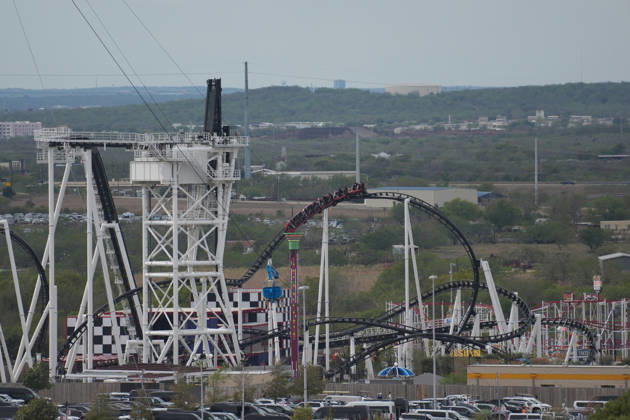 October 25, 2026, Circuit of The Americas, Austin, 2026 FORMULA 1 MSC CRUISES UNITED STATES GRAND PRIX, People riding the roller coaster during the race. Photo by Hasan Bratic, DeFodi Images