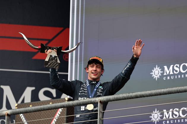 October 25, 2026, Italy: Andrea Kimi Antonelli from Italy, celebrates with the trophy during United States Grand Prix - Austin - Sunday - Race at Circuit of the Americas (COTA) in Austin. Italy Sports - October 25, 2026  - ZUMAm313 20261025_zsp_m313_314 Copyright: xAlessioxMorgesex