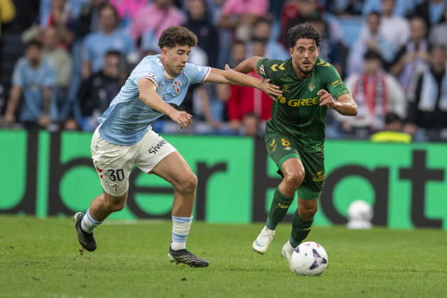 R C Celta vs. Real Betis in La Liga EA Sports,Matchday 10: Hugo Burcio and Pablo Fornals of Real Betis in action during Matchday 10 of La Liga EA Sports: R.C. Celta vs. Real Betis on October 25, 2026, at Abanca Balaidos Stadium in Vigo, Pontevedra, Spain Copyright: xLuisxlorenzox