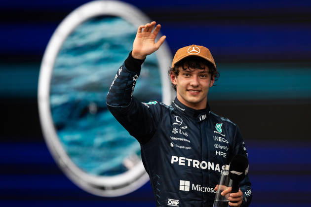F1 - UNITED STATES GRAND PRIX 2026 KIMI ANTONELLI Andrea (ita), Mercedes AMG F1 Team W16, portrait, celebration during the 2026 Formula 1 United States Grand Prix, 18th round of the 2026 Formula One World Championship, WM, Weltmeisterschaft from October 23 to 25, 2026 on the Circuit of the America, in Austin, Texas, United States of America - AustinUnited States Copyright: xAndrà xFerreirax