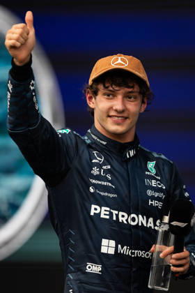 F1 - UNITED STATES GRAND PRIX 2026 KIMI ANTONELLI Andrea (ita), Mercedes AMG F1 Team W16, portrait, celebration during the 2026 Formula 1 United States Grand Prix, 18th round of the 2026 Formula One World Championship, WM, Weltmeisterschaft from October 23 to 25, 2026 on the Circuit of the America, in Austin, Texas, United States of America - AustinUnited States Copyright: xAndrà xFerreirax
