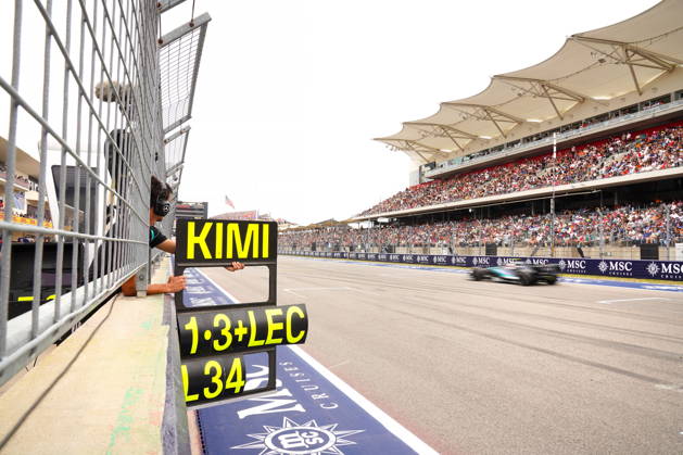 Formula One United States Grand Prix - Race Mercedes driver Andrea Kimi Antonelli of Italy passes the pit area during the 2026 Formula 1 United States Grand Prix at the Circuit of the Americas, in Austin, Texas, USA, 25 October 2026. AUSTIN TEXAS United States  Copyright: xDUSTINxSAFRANEKx