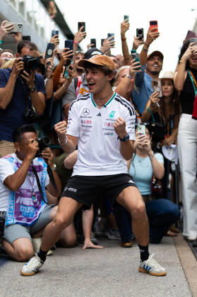 F1 - UNITED STATES GRAND PRIX 2026 KIMI ANTONELLI Andrea (ita), Mercedes AMG F1 Team W16, portrait, team celebration during the 2026 Formula 1 United States Grand Prix, 18th round of the 2026 Formula One World Championship, WM, Weltmeisterschaft from October 23 to 25, 2026 on the Circuit of the America, in Austin, Texas, United States of America - AustinUnited States Copyright: xAndrà xFerreirax
