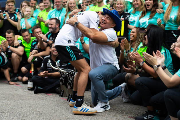 F1 - UNITED STATES GRAND PRIX 2026 KIMI ANTONELLI Andrea (ita), Mercedes AMG F1 Team W16, portrait, ANTONELLI Marco, father of Kimi Antonelli Mercedes AMG F1 Team W16, portrait, team celebration during the 2026 Formula 1 United States Grand Prix, 18th round of the 2026 Formula One World Championship, WM, Weltmeisterschaft from October 23 to 25, 2026 on the Circuit of the America, in Austin, Texas, United States of America - AustinUnited States Copyright: xAndrà xFerreirax