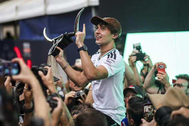 F1 - UNITED STATES GRAND PRIX 2026 KIMI ANTONELLI Andrea (ita), Mercedes AMG F1 Team W17, portrait celebration victory trophy during the 2026 Formula 1 United States Grand Prix, 18th round of the 2026 Formula One World Championship, WM, Weltmeisterschaft from October 23 to 25, 2026 on the Circuit of the America, in Austin, Texas, United States of America - AustinUnited States  Copyright: xXavixBonillax