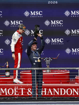 F1 - UNITED STATES GRAND PRIX 2026 LECLERC Charles (mco), Scuderia Ferrari SF-26, portrait KIMI ANTONELLI Andrea (ita), Mercedes AMG F1 Team W17, portrait moet podium during the 2026 Formula 1 United States Grand Prix, 18th round of the 2026 Formula One World Championship, WM, Weltmeisterschaft from October 23 to 25, 2026 on the Circuit of the America, in Austin, Texas, United States of America - AustinUnited States Copyright: xXavixBonillax