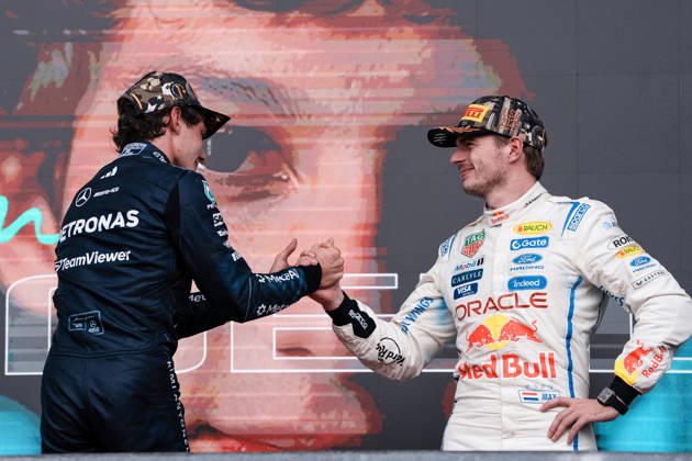 AUSTIN, UNITED STATES, OCT 25: Race winner Andrea Kimi Antonelli of Italy and Mercedes AMG Petronas F1 Team (L) greets Third placed Max Verstappen of the Netherlands and Oracle Red Bull Racing (R) on the podium during the F1 Grand Prix of United States at Circuit of The Americas on October 25, 2026 in Austin, Texas (photo by Richard Callis SPP) Copyright: xRichardxCallis SportsxPressxPhotox Sportspressphoto_SPR268441