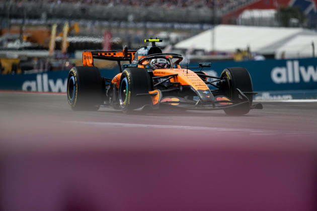 F1 - UNITED STATES GRAND PRIX 2026 01 NORRIS Lando (gbr), McLaren F1 Team MCL40, action during the 2026 Formula 1 United States Grand Prix, 18th round of the 2026 Formula One World Championship, WM, Weltmeisterschaft from October 23 to 25, 2026 on the Circuit of the America, in Austin, Texas, United States of America - AustinUnited States  Copyright: xALBERTOxVIMERCATIx
