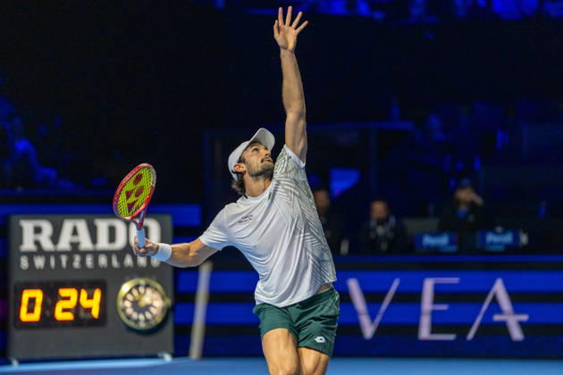 BASEL, SWITZERLAND, OCTOBER 26 — Valentin Vacherot of Monaco serves the ball against Mariano Navone of Argentina during Day 3 of the Swiss Indoors Basel at St. Jakobshalle on October 26, 2026, in Basel, Switzerland Copyright: xJustPictures.ch PascalxvonxBürenx jp-en-EuSpIm-Pavo_Fotografie-09078
