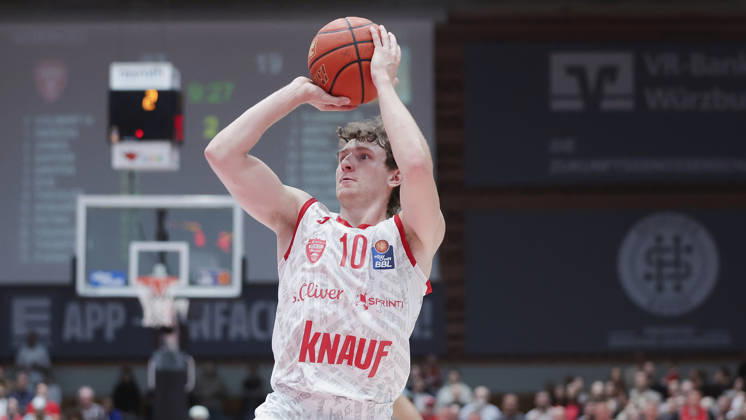 Pictured: Calvin Wishart of the Würzburg Baskets, No. 10, making a shot on October 26, 2026,Fitness First Würzburg Baskets vs. NINERS Chemnitz, easyCredit BBL, Matchday 6, Germany, 97072, tectake Arena Würzburg, Copyright: HMBxMedia xJulienxBecker