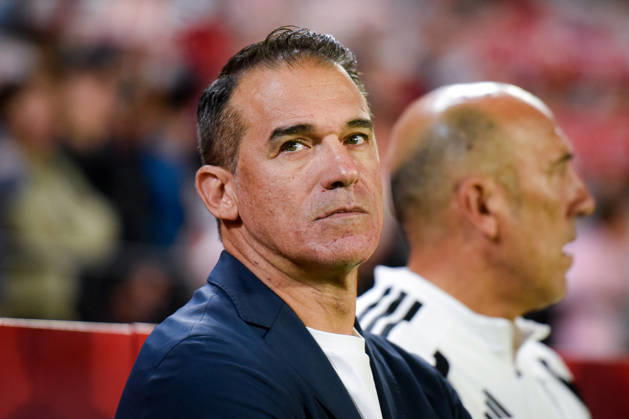 ESP LaLiga EA Sports Sevilla FC vs. Osasuna Luis Garcia Plaza, coach of Sevilla, during the LaLiga EA Sports match between Sevilla FC and Osasuna, played at the Ramón Sánchez Pizjuán Stadium in Seville on October 26, 2026, in Spain. Spanish Soccer Copyright: xAgenciaxLOFx