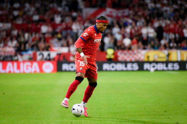 ESP LaLiga EA Sports Sevilla FC vs. Osasuna Valentin Rosier of Osasuna during the LaLiga EA Sports match between Sevilla FC and Osasuna, played at the Ramón Sánchez Pizjuán Stadium in Seville on October 26, 2026, in Spain. Spanish Soccer Copyright: xAgenciaxLOFx