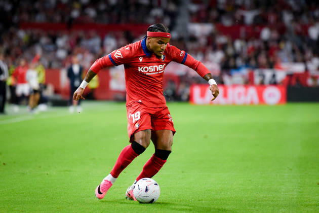 ESP LaLiga EA Sports Sevilla FC vs. Osasuna Valentin Rosier of Osasuna during the LaLiga EA Sports match between Sevilla FC and Osasuna, played at the Ramón Sánchez Pizjuán Stadium in Seville on October 26, 2026, in Spain. Spanish Soccer Copyright: xAgenciaxLOFx