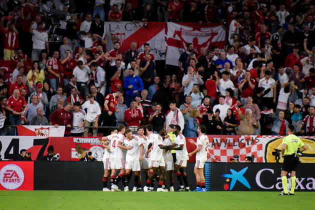 ESP LaLiga EA Sports Sevilla FC vs. Osasuna: Isaac Romero of Sevilla scores a goal and celebrates during the LaLiga EA Sports match between Sevilla FC and Osasuna, played at the Ramón Sánchez Pizjuán Stadium in Seville on October 26, 2026, in Spain. Spanish Soccer Copyright: xAgenciaxLOFx