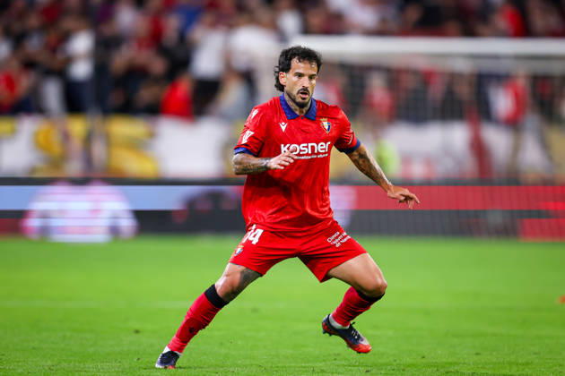 Sevilla FC v Club Atletico Osasuna- LaLiga EA Sports SEVILLA, SPAIN - OCTOBER 26: Ruben Garcia of CA Osasuna in action during the LaLiga EA Sports 2026 27 match between Sevilla FC and Club Atletico Osasuna at Ramon Sanchez Pizjuan Stadium on October 26, 2026 in Sevilla, Spain. (Photo by Rafael Roman Photo Players Images Magara Press) Sevilla Ramon Sanchez Pizjuan Stadium Spain Copyright: xRafaelxRomanx