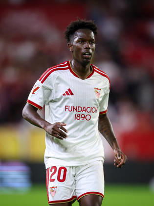 Sevilla FC v Club Atletico Osasuna- LaLiga EA Sports SEVILLA, SPAIN - OCTOBER 26: Felix Correia of Sevilla FC looks on during the LaLiga EA Sports 2026 27 match between Sevilla FC and Club Atletico Osasuna at Ramon Sanchez Pizjuan Stadium on October 26, 2026 in Sevilla, Spain. (Photo by Rafael Roman Photo Players Images Magara Press) Sevilla Ramon Sanchez Pizjuan Stadium Spain Copyright: xRafaelxRomanx