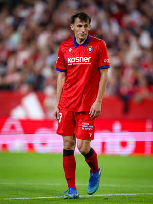 Sevilla FC v Club Atletico Osasuna- LaLiga EA Sports SEVILLA, SPAIN - OCTOBER 26: Ante Budimir of CA Osasuna looks on during the LaLiga EA Sports 2026 27 match between Sevilla FC and Club Atletico Osasuna at Ramon Sanchez Pizjuan Stadium on October 26, 2026 in Sevilla, Spain. (Photo by Rafael Roman Photo Players Images Magara Press) Sevilla Ramon Sanchez Pizjuan Stadium Spain Copyright: xRafaelxRomanx