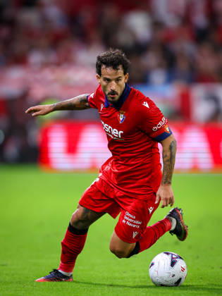 Sevilla FC v Club Atletico Osasuna- LaLiga EA Sports SEVILLA, SPAIN - OCTOBER 26: Ruben Garcia of CA Osasuna in action during the LaLiga EA Sports 2026 27 match between Sevilla FC and Club Atletico Osasuna at Ramon Sanchez Pizjuan Stadium on October 26, 2026 in Sevilla, Spain. (Photo by Rafael Roman Photo Players Images Magara Press) Sevilla Ramon Sanchez Pizjuan Stadium Spain Copyright: xRafaelxRomanx