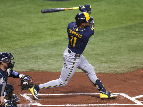 MLB, Baseball Herren, USA World Series Game 3 - Tampa Bay Rays v Milwaukee Brewers Milwaukee Brewers left fielder Jackson Chourio hits a single the Major League Baseball (MLB) World Series Game 3 between the Milwaukee Brewers and Tampa Bay Rays at Tropicana Field in St. Petersburg, Florida, USA, 26 October 2026. ST. PETERSBURG FLORIDA UNITED STATES  Copyright: xGARYxBOGDONx