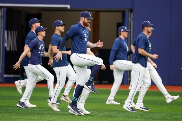 October 26, 2026, St. Petersburg, Florida, USA: Tampa Bay Rays pitchers stretch and warm up ahead of a game against the Milwaukee Brewers at Tropicana Field in St. Petersburg. MLB, Baseball Herren, USA 2026: World Series: Brewers Vs Tampa Bay Rays: Game 3  - ZUMAs70_ 20261026_zan_s70_001 Copyright: xJeffereexWoox