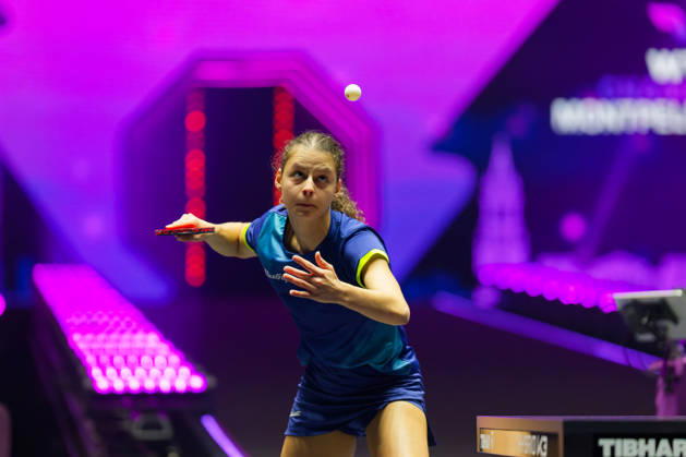 Camille Lutz au service au WTT Champions Montpellier Benjamin ELKAIM MAXPPP - Montpellier 27 10 2026 Tennis de table - WTT Champions Montpellier 2026, 32eme de finale du simple dames, le 27 octobre 2026 a la Sud de France Arena de Montpellier. Camille Lutz, joueuse francaise classee 112e mondiale, lance la balle pour effectuer son service, sa raquette tenue en arriere et le regard dirige vers la balle, lors de son match contre -sunyingsha, joueuse chinoise classee 2e mondiale, victorieuse 3-0. WTT Champions Montpellier, France, on oct 27th 2026 Montpellier FRANCE  Copyright: xMAXPPPxBenjaminxELKAIMx ELK202610276517 ELK202610276517