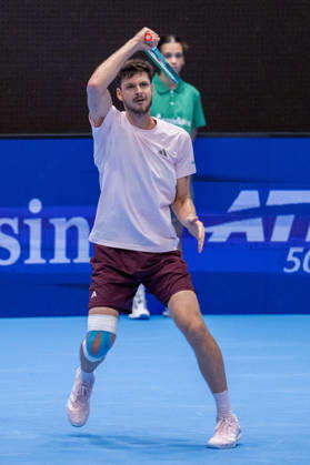 BASEL, SWITZERLAND, OCTOBER 27 Hubert Hurkacz of Poland hits a forehand against Zizou Bergs of Belgium during Day 4 of the Swiss Indoors Basel at St. Jakobshalle on October 27, 2026, in Basel, Switzerland Copyright: xJustPictures.ch PascalxvonxBürenx jp-en-EuSpIm-Pavo_Fotografie-06058
