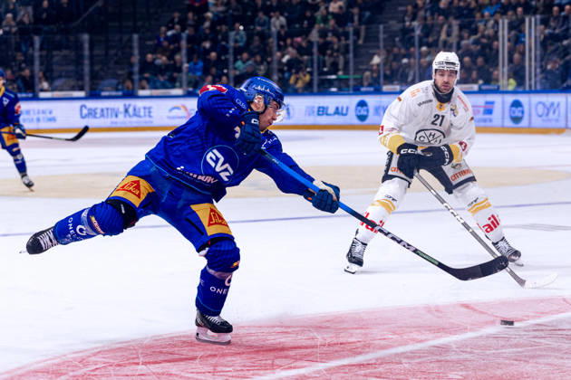 Andreas Wingerli, 40, EV Zug, 27, 10, 2026, National League, Regular Season, Ice Hockey, OYM Hall, Zug EV Zug vs. HC Lugano, Photo by  Copyright: xJustPictures.ch PhilippxHegglinx