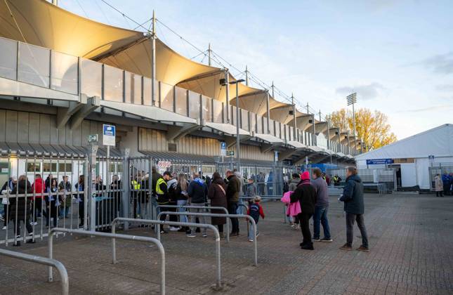 Soccer, Men s, 2026–2027 Season, DFB Cup Second Round, SSV Jeddeloh II vs. Hertha BSC, Spectators at the entrance, October 28, 2026, Copyright: xMatthiasxKochx