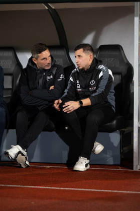 October 28, 2026, GER, Soccer, DFB Cup, 2nd Round, 2026–2027 Season, Oldenburg, Marschweg Stadium, SSV Jeddelo II vs. Hertha BSC Berlin; before the game: Stefan LEITL, Hertha BSC Berlin head coach, and Burak BAHAR, SSV Jeddeloh II head coach; Oldenburg, Marschweg Stadium, Lower Saxony, Germany Copyright: xnordphotoxGmbHx xRojahnx