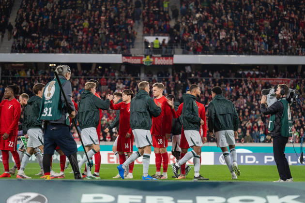 October 28, 2026, xjyhynx, Soccer, DFB Cup, 2nd Round, SC Freiburg vs. VfL Wolfsburg, from left: SC Freiburg team during the warm-up in Freiburg