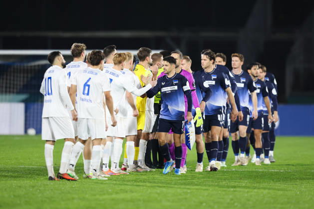October 28, 2026, Soccer, Men s, DFB Cup, 2nd Round, SSV Jeddeloh II vs. Hertha BSC Berlin The teams high-fiving each other before the game begins