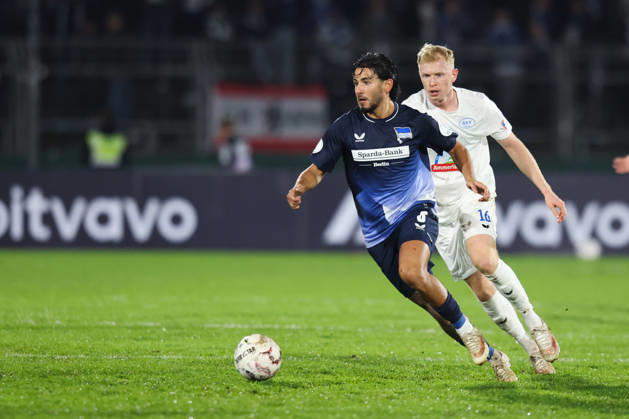 October 28, 2026, Soccer, Men s, DFB Cup, 2nd Round, SSV Jeddeloh II vs. Hertha BSC Berlin, Kevin Sessa 8 (Hertha BSC Berlin) in a tackle with Robin Krolikowski 16 (SSV Jeddeloh II)