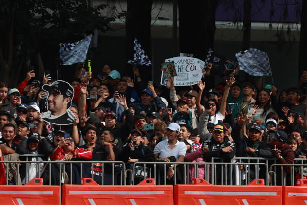 Mexico City Hosts Cadillac F1 Showrun with Driver Sergio Perez MEXICO CITY, MEXICO - OCTOBER 28: Fans of Formula 1 driver Sergio Perez attend a showrun on Paseo de la Reforma Avenue, in Mexico City, Mexico on October 28, 2026. The exhibition took place ahead of the Mexico City Grand Prix, where Perez will mark his 300th career Formula 1 race start. Daniel Cardenas Anadolu Mexico City Mexico. Editorial use only. Please get in touch for any other usage.  Copyright: x2026xAnadoluxDanielxCardenasx