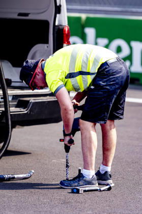 MEXICO CITY Final touches are being made to the asphalt during the Formula 1 Mexico Grand Prix at the Autódromo Hermanos Rodríguez on October 28, 2026, in Mexico City, Mexico. Photo by DeFodi Images