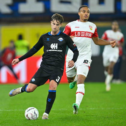 Paderborn, Home Deluxe Arena, October 28, 2026, GER, Men s, DFB Cup, 2nd Round, 2026–2027 Season, SC Paderborn vs. VfB Stuttgart. Photo, from left: Jonah STICKER (Paderborn) and Jamie LEWELING (Stuttgart) in a tackle. For editorial use only. DFB regulations prohibit any use of photographs as image sequences and or quasi-video. North Rhine-Westphalia, Germany