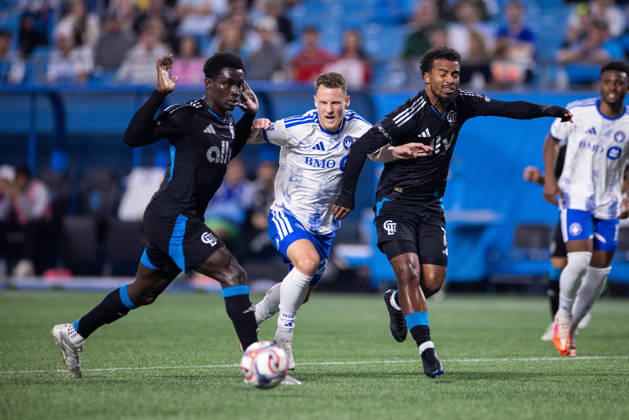 October 28, 2026: CF Montreal midfielder Fabian Herbers (21) gets cutoff by Charlotte FC defender Nathan Byrne (14) and forward Rodolfo Aloko (37) during the second half of the MLS, Fussball Herren, USA match up at Bank of America Stadium in Charlotte, NC. Mandatory Credit: -Cal Media Charlotte United States - ZUMAc04_ 20261028_zma_c04_022 Copyright: xScottxKinserx
