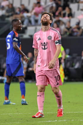 October 28, 2026, Miami, Florida, USA: Inter Miami CF forward Lionel Messi (10) reacts after a close miss during a 2026 MLS, Fussball Herren, USA soccer match between Inter Miami CF and FC Cincinnati. Soccer 2026: Inter Miami CF 2:2 FC Cincinnati.  - ZUMAa257 20261028_zsp_a257_005 Copyright: xChrisxArjoonx