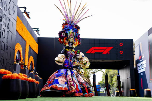 MEXICO CITY: Typical Mexican women celebrating the Day of the Dead during the Formula 1 Mexico Grand Prix at the Autódromo Hermanos Rodríguez on October 29, 2026, in Mexico City, Mexico. Photo by DeFodi Images