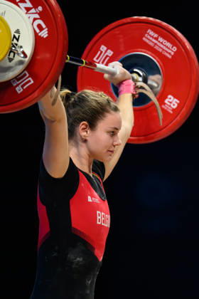 Annelien Vandenabeele of Belgium competes in Women 57 kg Snatch during the 2026 IWF World Championships at Ningbo Olympic Sports Center in Ningbo, China, October 30, 2026. GiorgioxScala