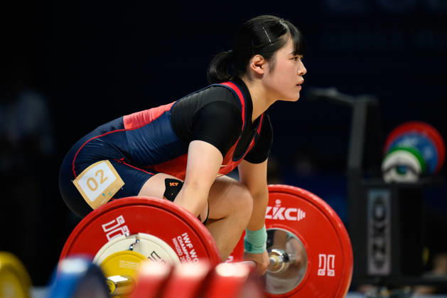 Waka Sato of Japan competes in Women 57 kg Snatch during the 2026 IWF World Championships at Ningbo Olympic Sports Center in Ningbo, China, October 30, 2026. GiorgioxScala