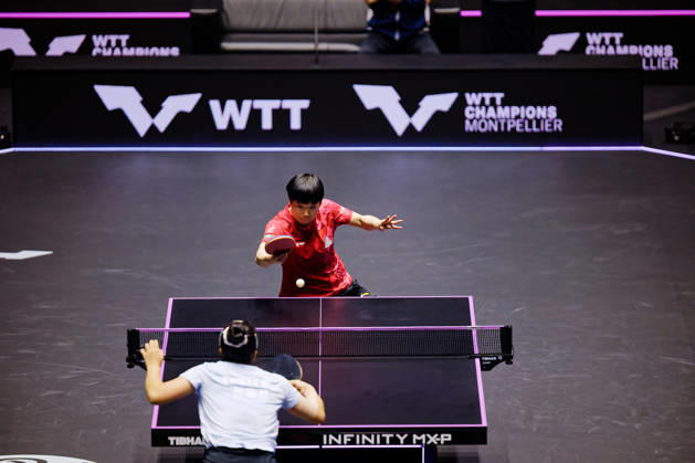 Sun Yingsha face a Shin Yubin Benjamin ELKAIM MAXPPP - Montpellier 30 10 2026 Tennis de table WTT Champions Montpellier 2026 1 8 de finale 30 octobre 2026. sunyingsha, joueuse chinoise (nÂ°2 mondiale), joue unrevers face a shinyubin, joueuse sud-coreenne (nÂ°12 mondiale), visible de dos au premier plan. Sun Yingsha remporte le match 3-2. WTT Champions Montpellier 2026 in Montpellier, France on October 30, 2026. Montpellier FRANCE  Copyright: xMAXPPPxBenjaminxELKAIMx ELK202610303714 ELK202610303714