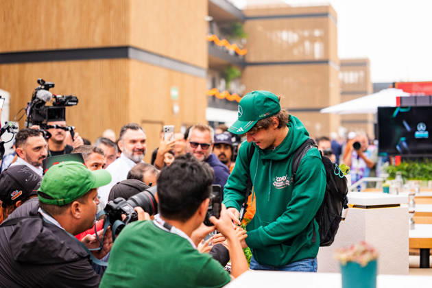 Formula 1 Mexican Grand Prix - Kimi Antonelli Arrives in the Paddock ANDREA KIMI ANTONELLI 12 (ITA) of Mercedes-AMG PETRONAS Formula One Team (Mercedes-AMG F1 W17) arriving in the paddock on Friday during the Formula 1 Gran Premio de la Ciudad de México 2026 at Autódromo Hermanos Rodríguez in Mexico City, Mexico, on October 30, 2026. Credit: Photo by Antoine LAPEYRE Reveries Agency via ABACAPRESS.COM Mexico City Mexico  Copyright: xAntoinexLapeyre ReveriesxAgency ABACAx
