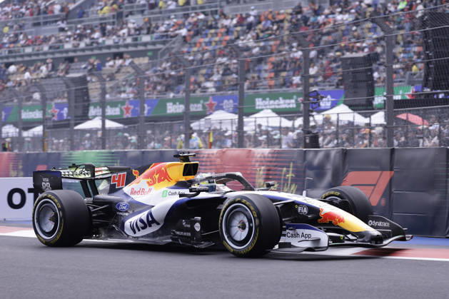 October 30, 2026, Mexico City, Cdmx, Mexico: ARVID LINDBLAD takes a practice lap during Free Practice 1 of the Formula 1 Mexico City Grand Prix at the AutoÂ³dromo Hermanos RodroÂ­guez in Mexico City, CDMX, Mexico on October 30, 2026. Mexico City Mexico - ZUMAs346 20261030_zsp_s346_047 Copyright: xAlejandroxSalazarx