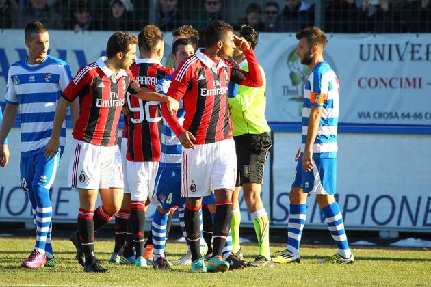 Football, AC Milan abandons test match after racist insults against Kevin Prince Boateng
