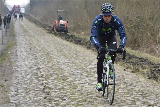 Cycling, Paris - Roubaix, training on the cobbled sections