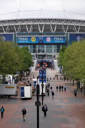 Fussball, Champions League, Wembley Stadion ist schon fuer das Finale dekoriert