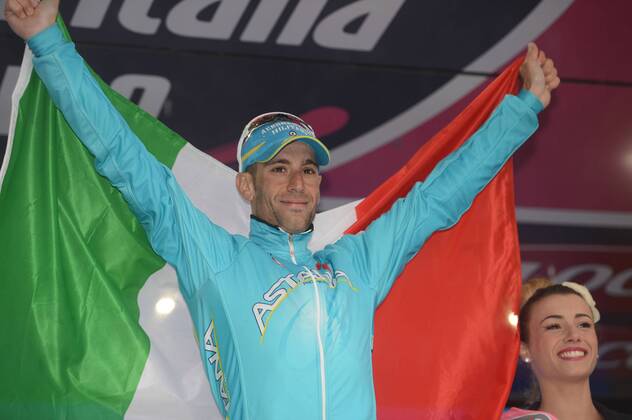 Cycling, Vincenzo Nibali wins the 18th stage of the Giro d Italia