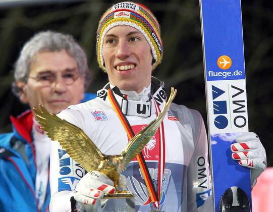 Skispringen, WC, Vierschanzentournee, Bischofshofen, Siegerehrung mit Gesamtsieger Thomas Diethart