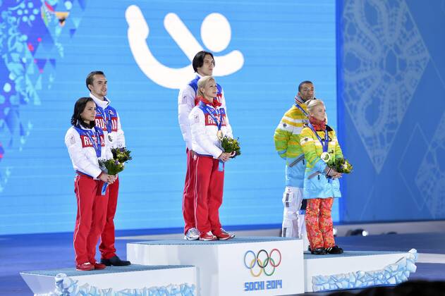 Sotschi 2014, Eiskunstlauf, Paarlauf, Siegerehrung - Bronze fuer Savchenko und Szolkowy